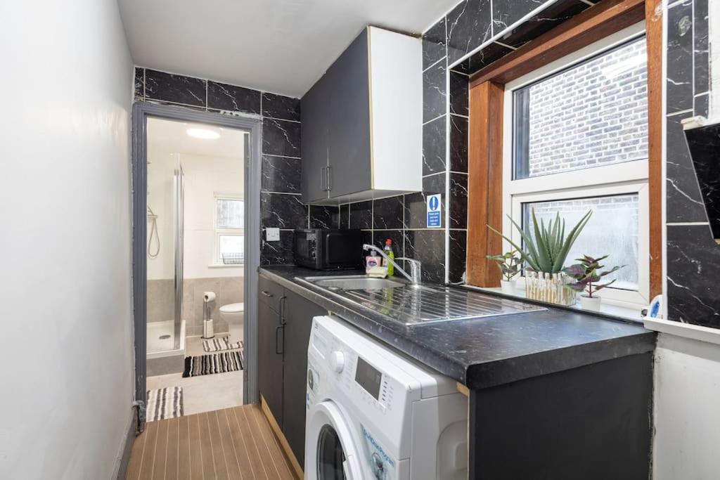 2A - Bright & Airy 2 Bed Flat - 20 Mins To Central لندن المظهر الخارجي الصورة