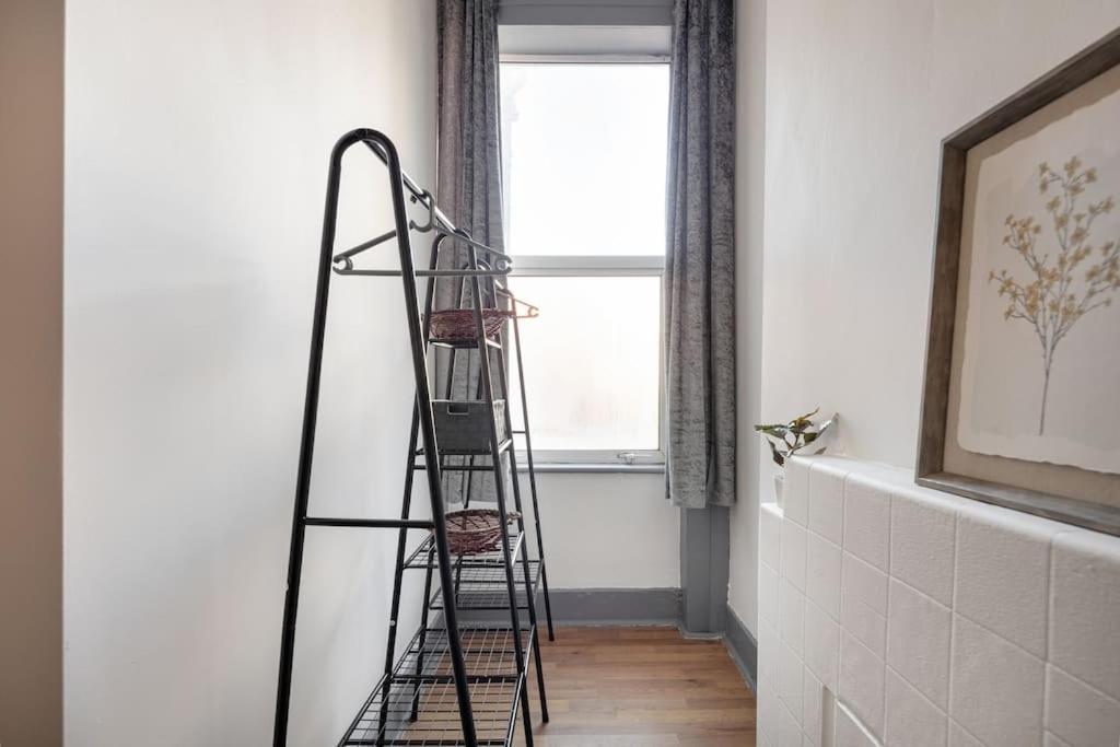 2A - Bright & Airy 2 Bed Flat - 20 Mins To Central لندن المظهر الخارجي الصورة